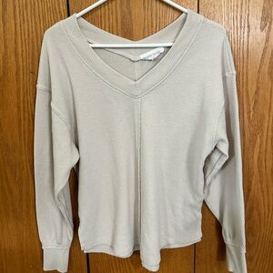 Long sleeve v-neck